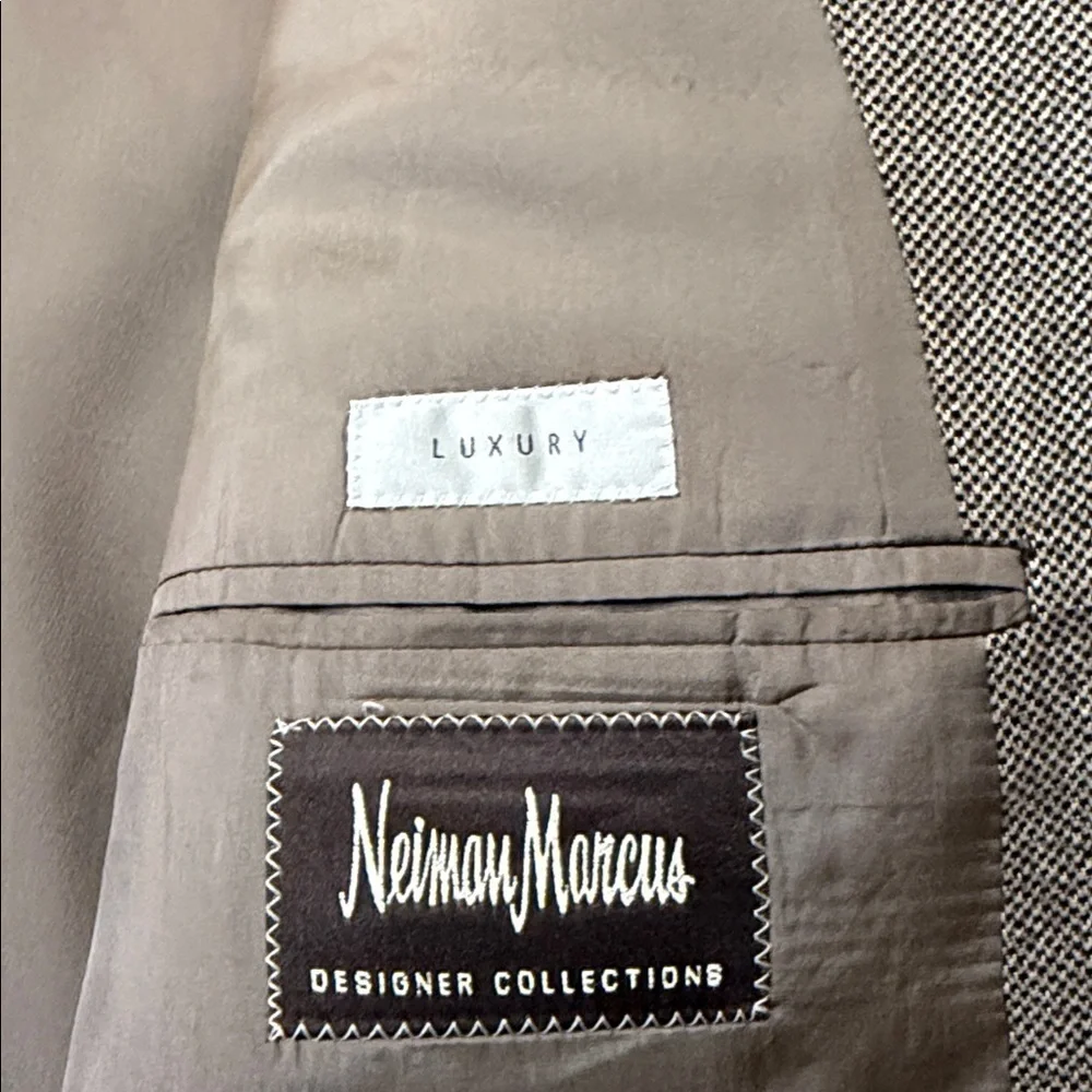 Armani Collezioni Silk Cashmere Blazer. 46L
